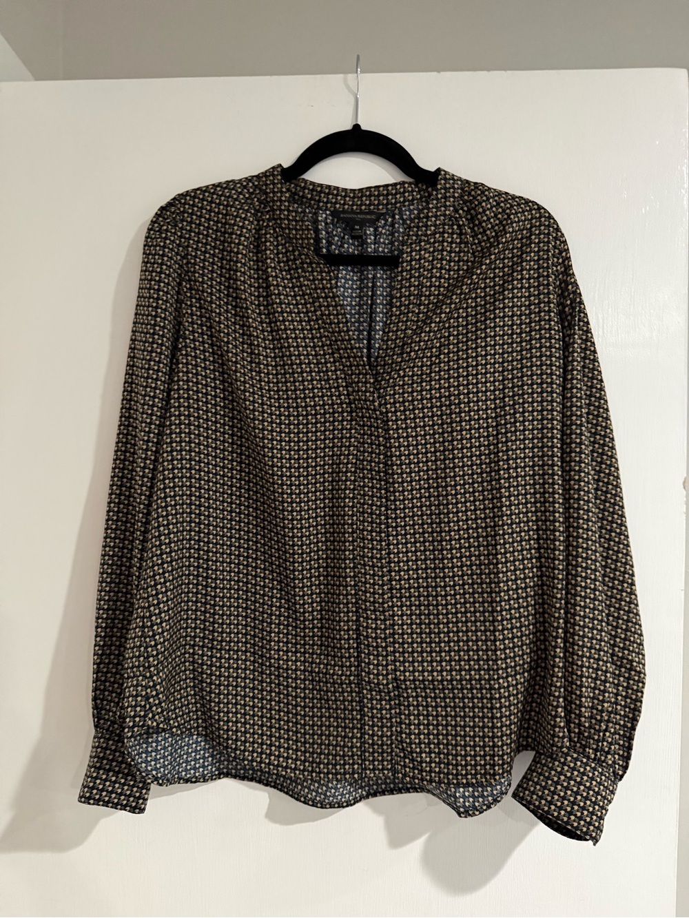 Banana Republic Factory Black & Tan Geometric Button-Down Blouse Brand NEW